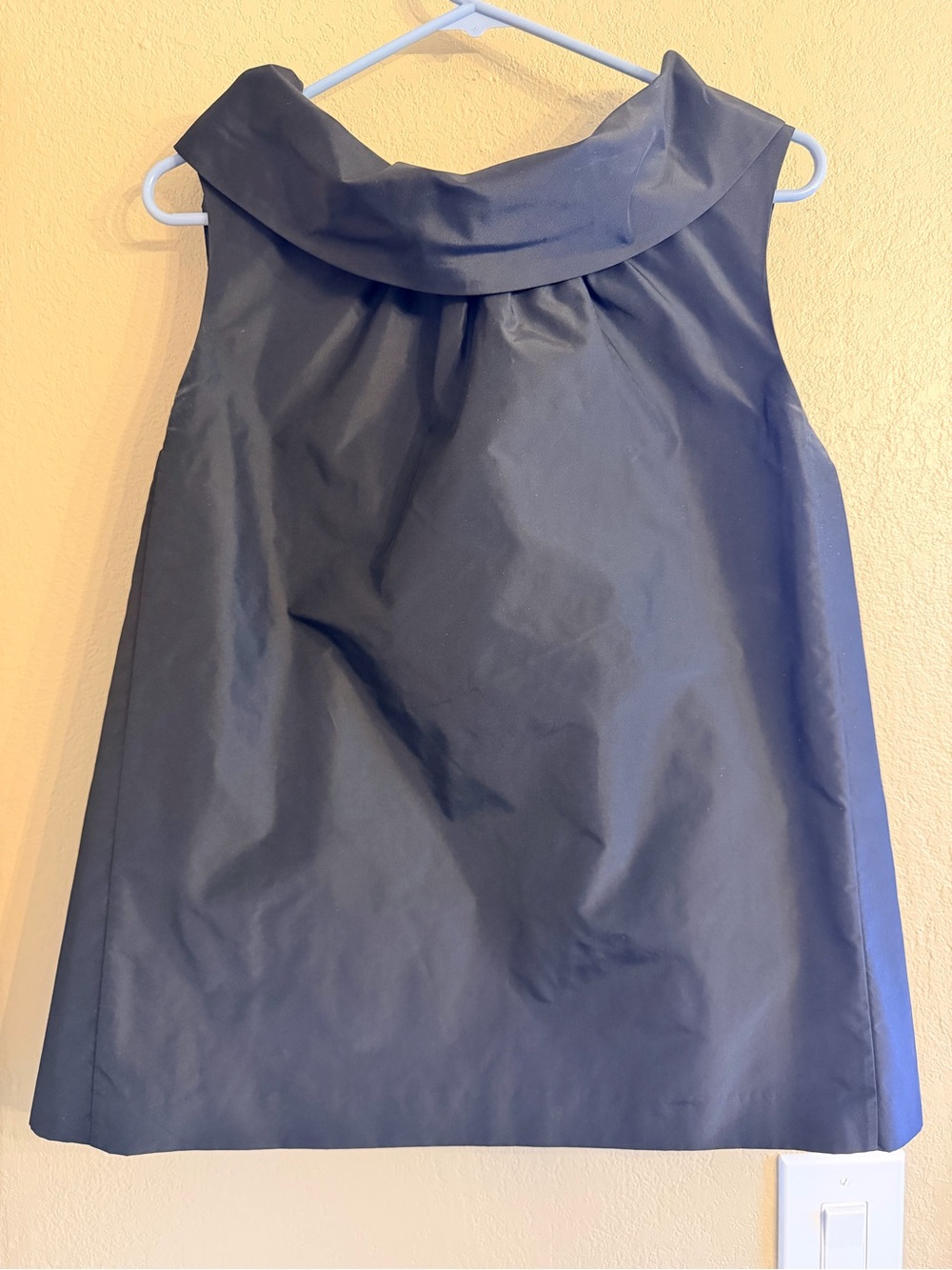 Kate Spade silk Sleeveless A-Line blouse with Cowl Collar